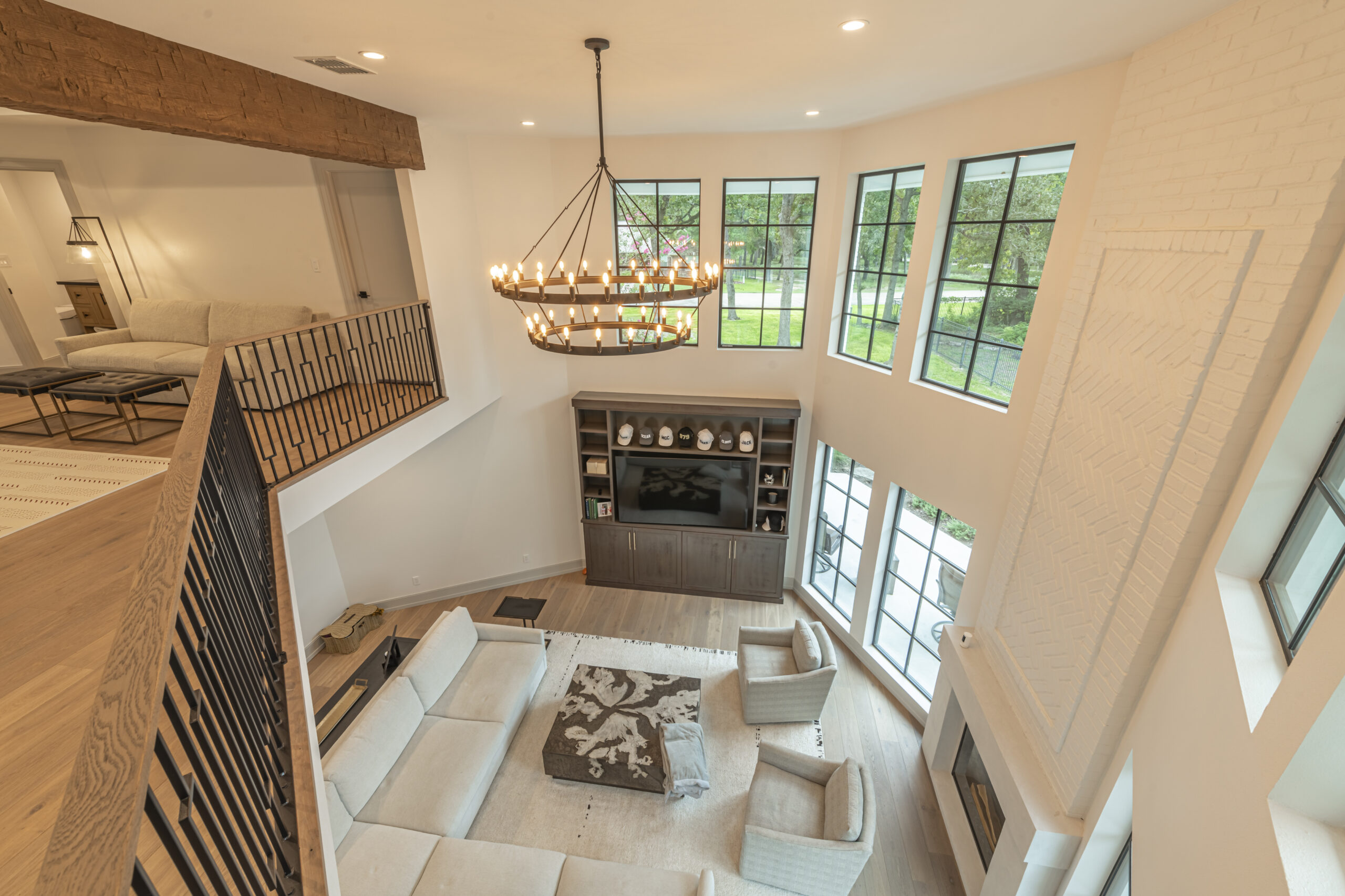 Contractors in The Woodlands constructing luxury home